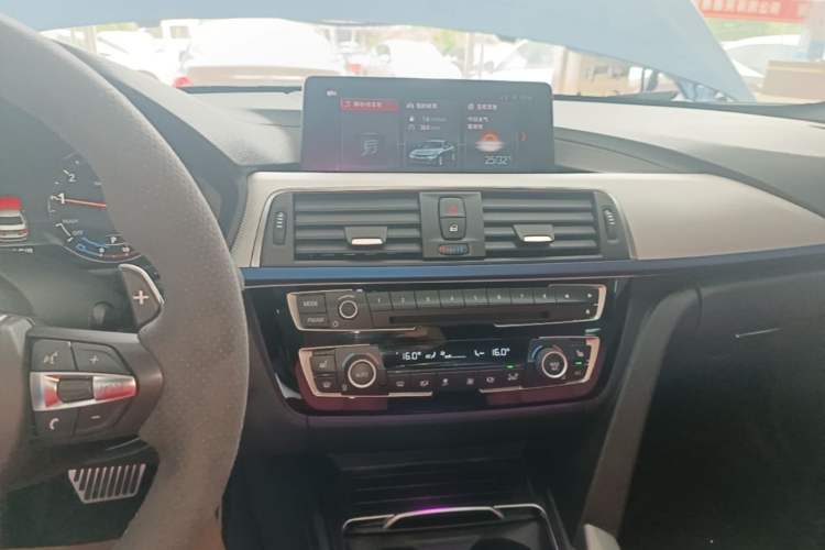Used BMW 3 Series 2019 320i M Sport Night Edition Audio And AC Panel