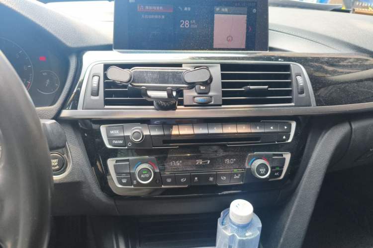 Used BMW 3 Series 2019 320Li M Sport Package Audio And AC Panel