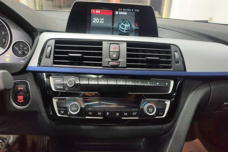 Used BMW 3 Series 2019 320i M Sport Package Audio And AC Panel