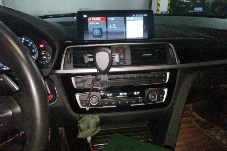 Used BMW 3 Series 2019 320Li M Sport Package Audio And AC Panel