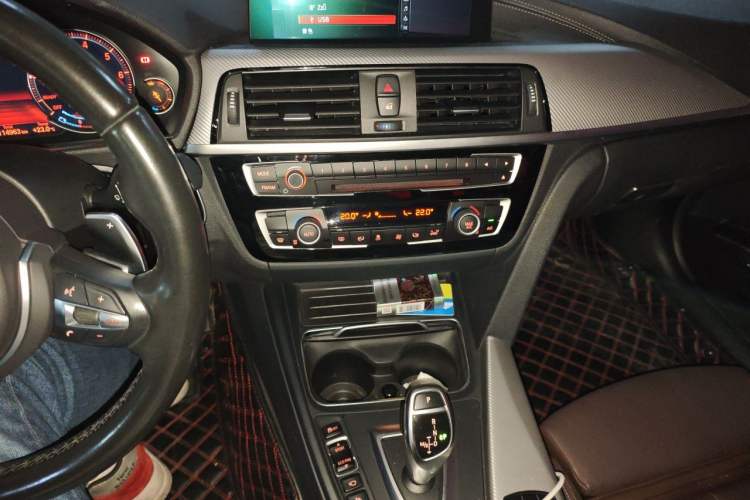 Used BMW 3 Series 2019 320i M Sport Night Edition Audio And AC Panel