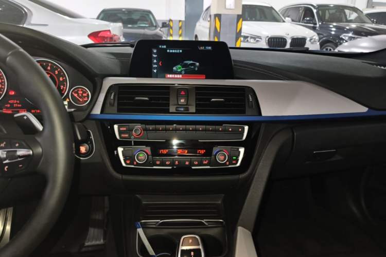 Used BMW 3 Series 2019 320i M Sport Package Audio And AC Panel
