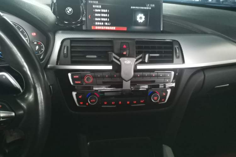 Used BMW 3 Series 2019 320i M Sport Night Edition Audio And AC Panel
