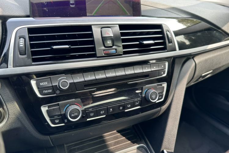 Used BMW 3 Series 2019 320Li M Sport Package Audio And AC Panel