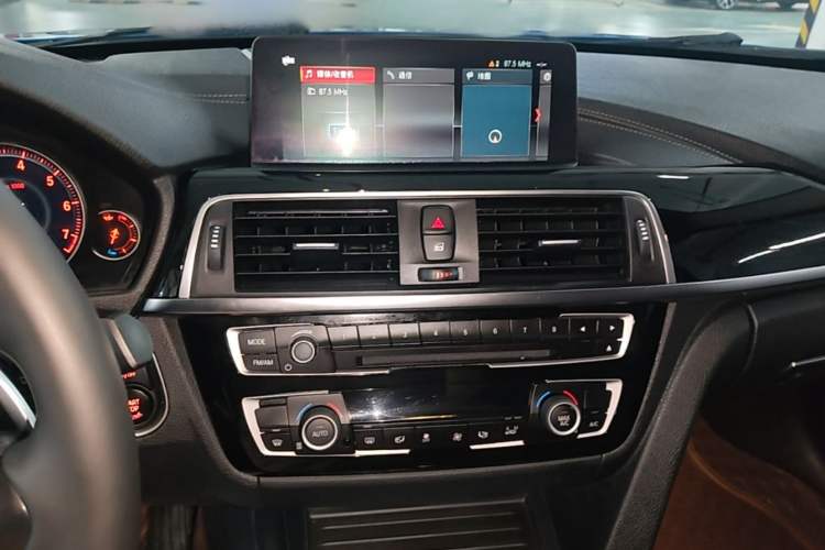 Used BMW 3 Series 2019 320Li M Sport Package Audio And AC Panel
