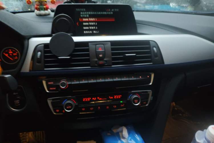 Used BMW 3 Series 2019 320Li M Sport Package Audio And AC Panel