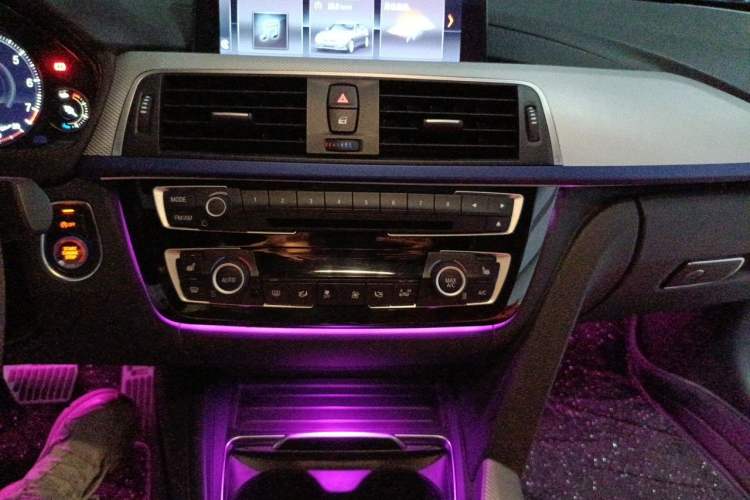 Used BMW 3 Series 2019 320i M Sport Night Edition Audio And AC Panel