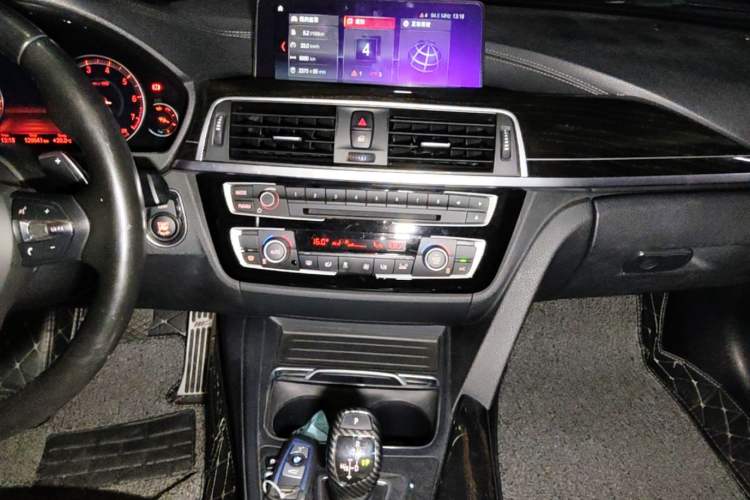 Used BMW 3 Series 2019 320Li M Sport Night Edition Audio And AC Panel