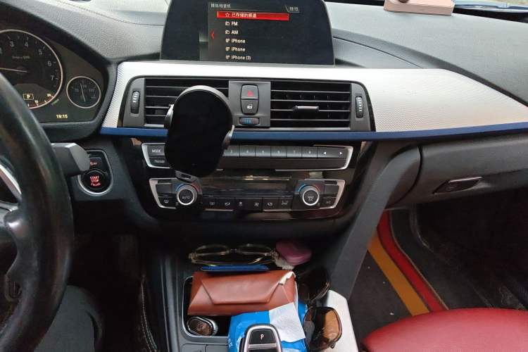 Used BMW 3 Series 2019 320i M Sport Package Audio And AC Panel