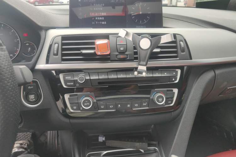 Used BMW 3 Series 2019 320i M Sport Night Edition Audio And AC Panel
