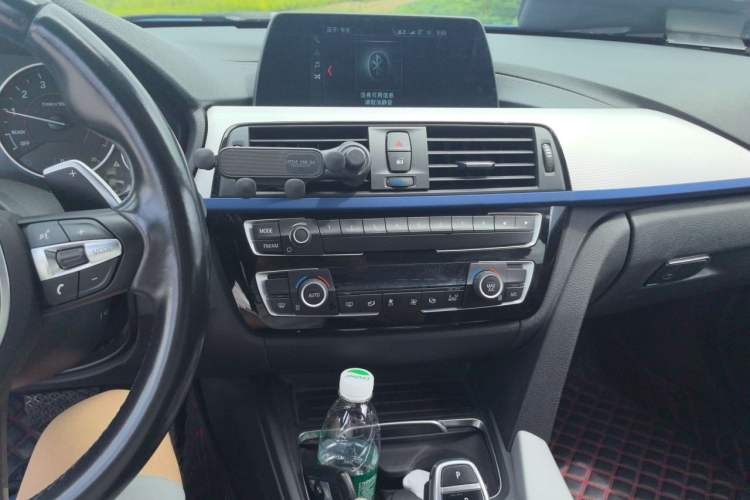 Used BMW 3 Series 2019 320i M Sport Package Audio And AC Panel