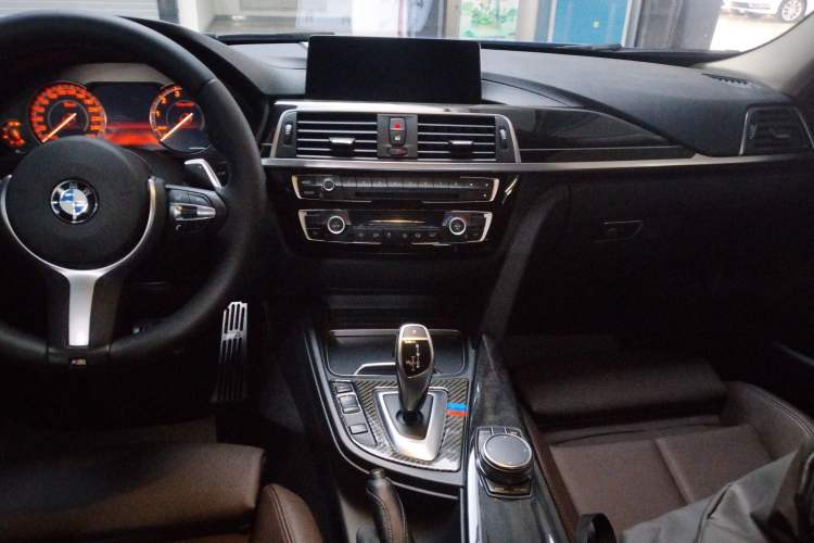 Used BMW 3 Series 2019 320Li M Sport Night Edition Audio And AC Panel