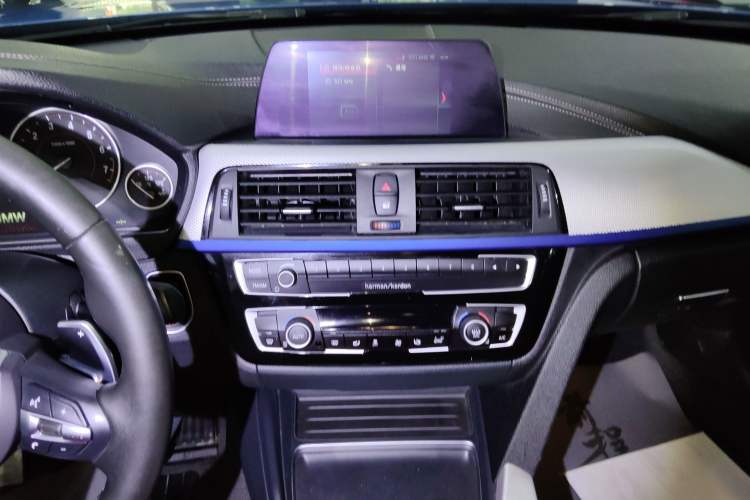 Used BMW 3 Series 2019 320i M Sport Package Audio And AC Panel