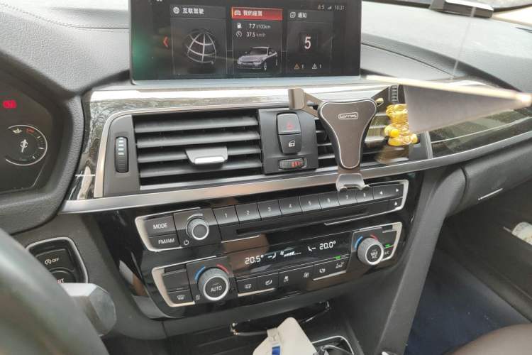 Used BMW 3 Series 2019 320Li M Sport Night Edition Audio And AC Panel