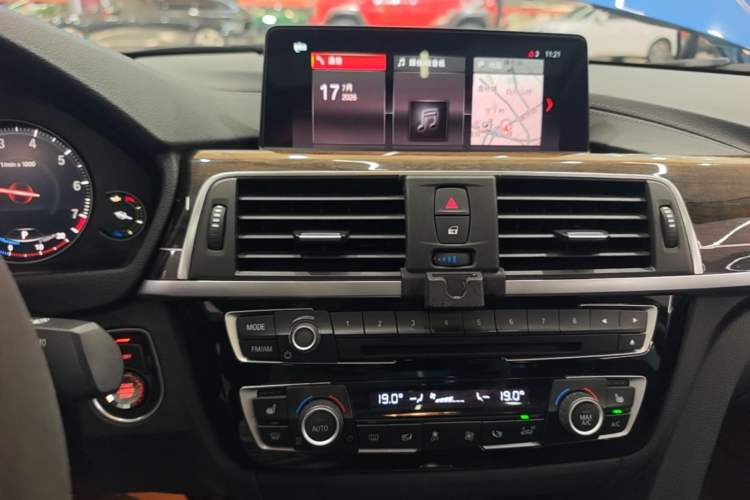 Used BMW 3 Series 2019 320Li M Sport Night Edition Audio And AC Panel