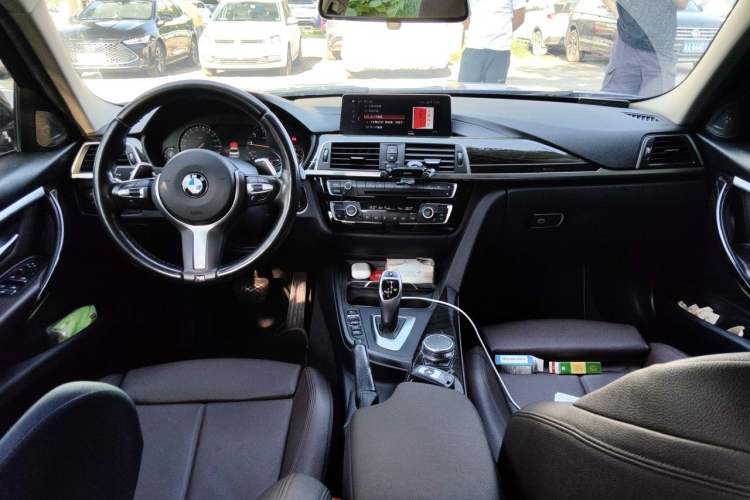 Used BMW 3 Series 2019 320Li M Sport Night Edition Center Console