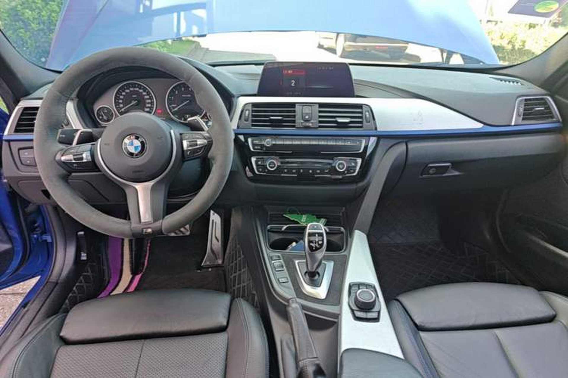 Used BMW 3 Series 2019 320i M Sport Package Center Console