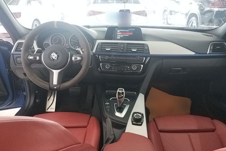 Used BMW 3 Series 2019 320i M Sport Package Center Console