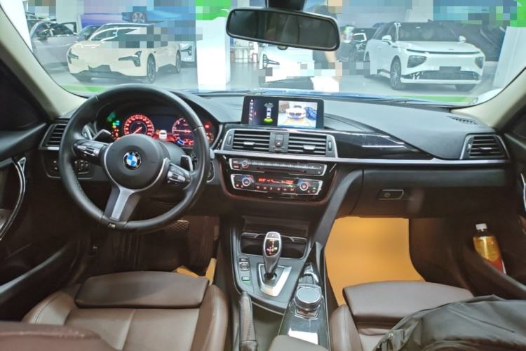 Used BMW 3 Series 2019 320Li M Sport Package Center Console