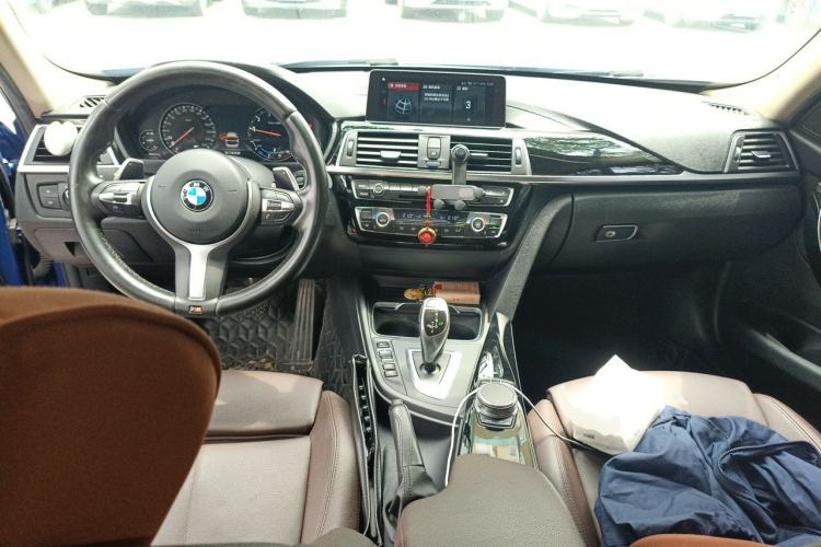 Used BMW 3 Series 2019 320Li M Sport Package Center Console