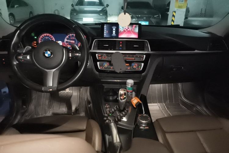 Used BMW 3 Series 2019 320Li M Sport Package Center Console