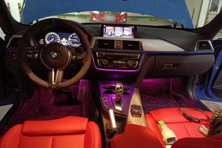 Used BMW 3 Series 2019 320i M Sport Night Edition Center Console