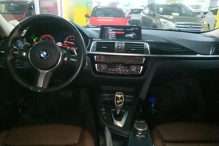 Used BMW 3 Series 2019 320Li M Sport Package Center Console