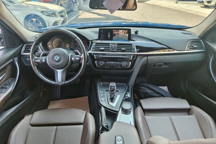 Used BMW 3 Series 2019 320Li M Sport Package Center Console