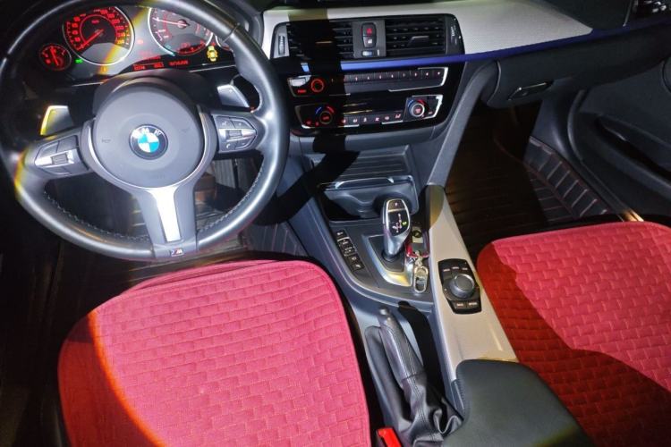 Used BMW 3 Series 2019 320i M Sport Package Center Console