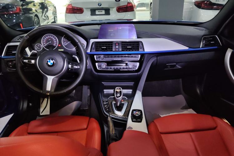 Used BMW 3 Series 2019 320i M Sport Package Center Console