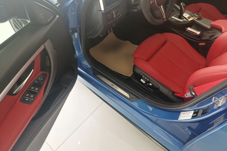 Used BMW 3 Series 2019 320i M Sport Night Edition Driver Seat