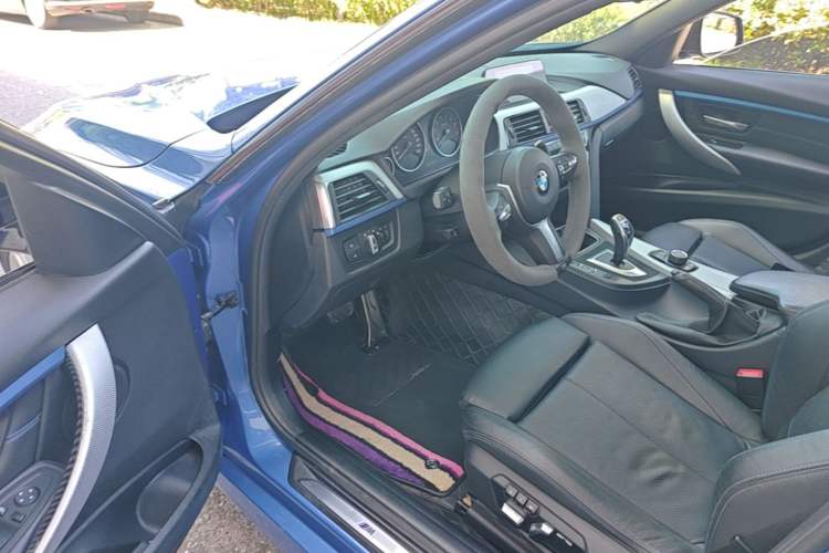 Used BMW 3 Series 2019 320i M Sport Package Driver Seat
