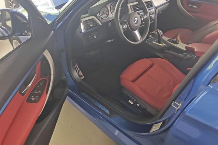 Used BMW 3 Series 2019 320i M Sport Package Driver Seat