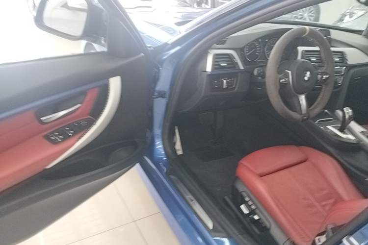 Used BMW 3 Series 2019 320i M Sport Package Driver Seat