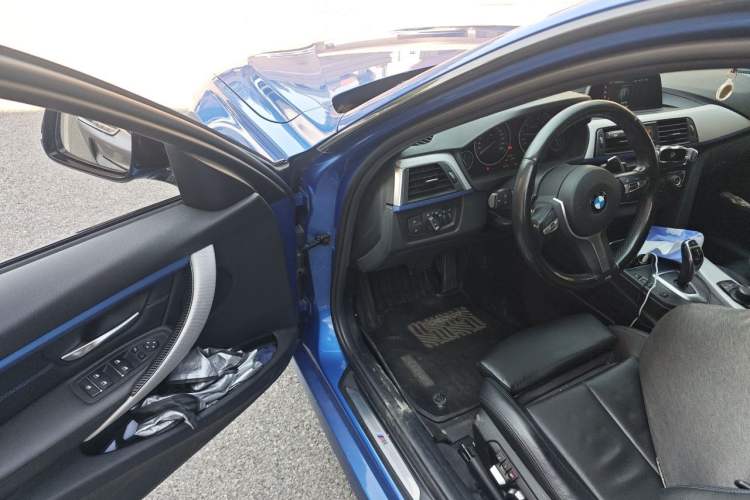 Used BMW 3 Series 2019 320i M Sport Package Driver Seat
