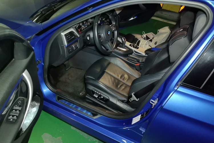 Used BMW 3 Series 2019 320i M Sport Package Driver Seat