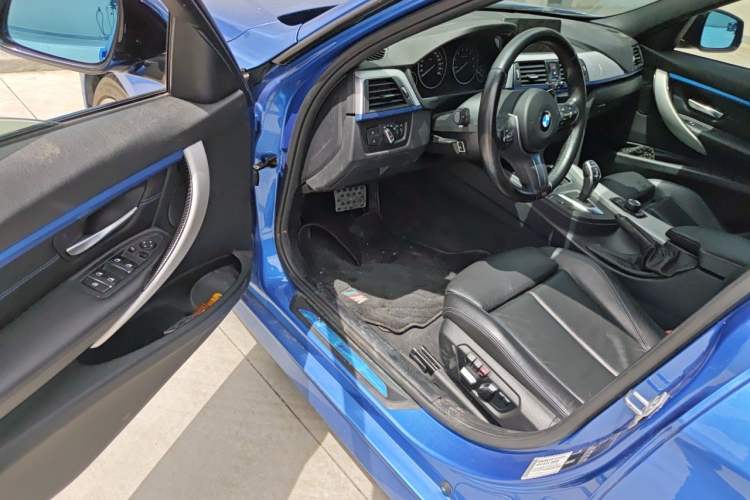 Used BMW 3 Series 2019 320i M Sport Package Driver Seat