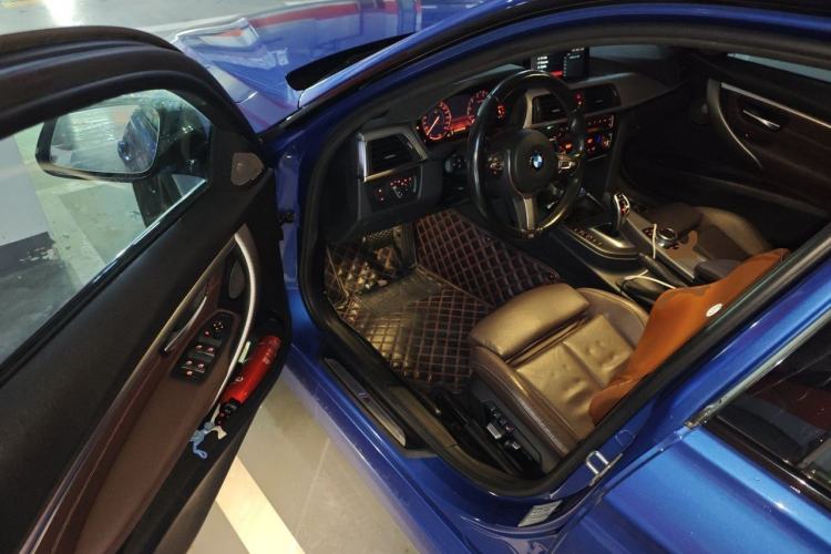 Used BMW 3 Series 2019 320i M Sport Night Edition Driver Seat