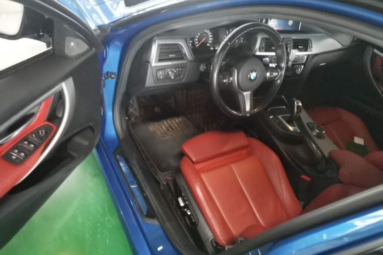 Used BMW 3 Series 2019 320i M Sport Night Edition Driver Seat
