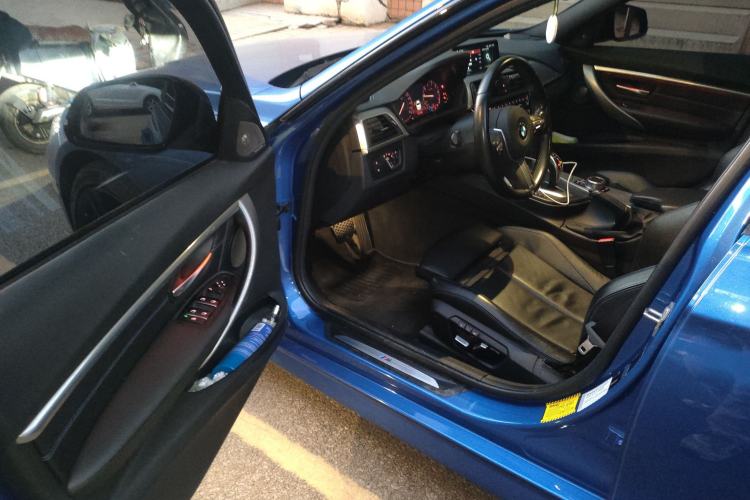 Used BMW 3 Series 2019 320i M Sport Night Edition Driver Seat