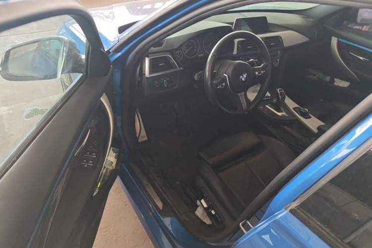 Used BMW 3 Series 2019 320i M Sport Package Driver Seat