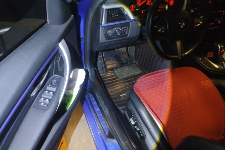 Used BMW 3 Series 2019 320i M Sport Package Driver Seat