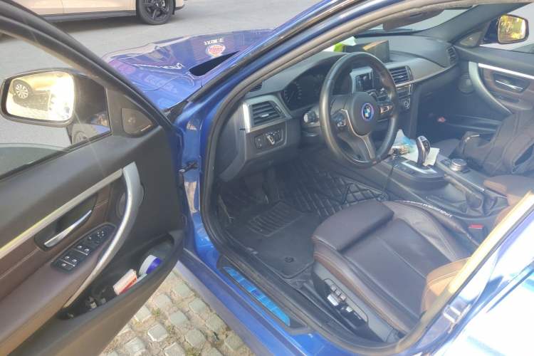 Used BMW 3 Series 2019 320i M Sport Night Edition Driver Seat