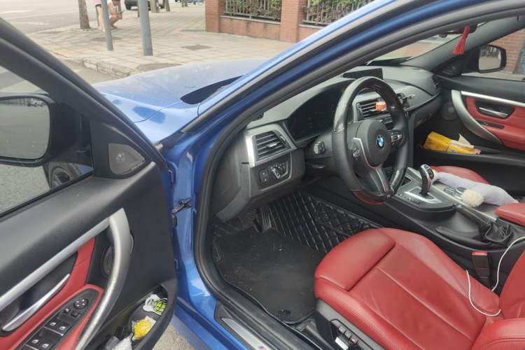 Used BMW 3 Series 2019 320i M Sport Night Edition Driver Seat