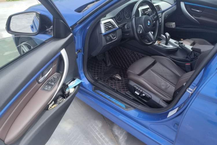 Used BMW 3 Series 2019 320i M Sport Package Driver Seat