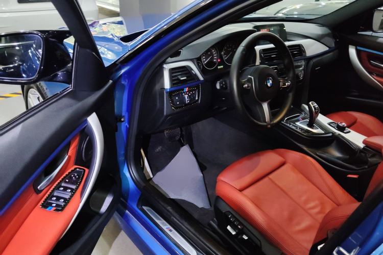 Used BMW 3 Series 2019 320i M Sport Package Driver Seat