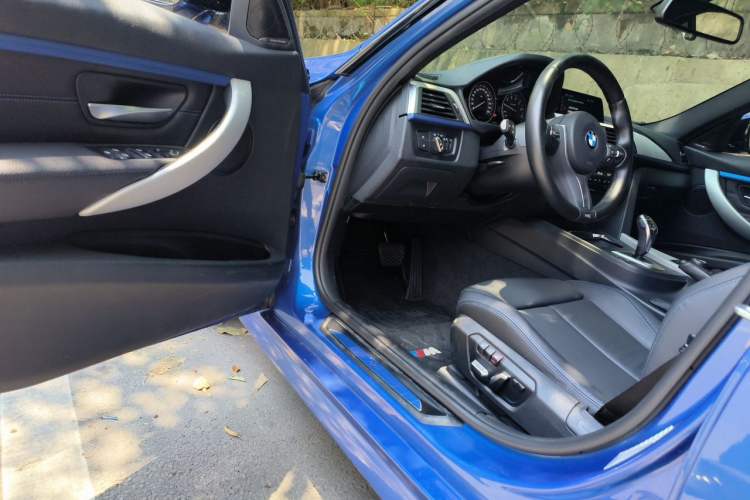 Used BMW 3 Series 2019 320i M Sport Package Driver Seat