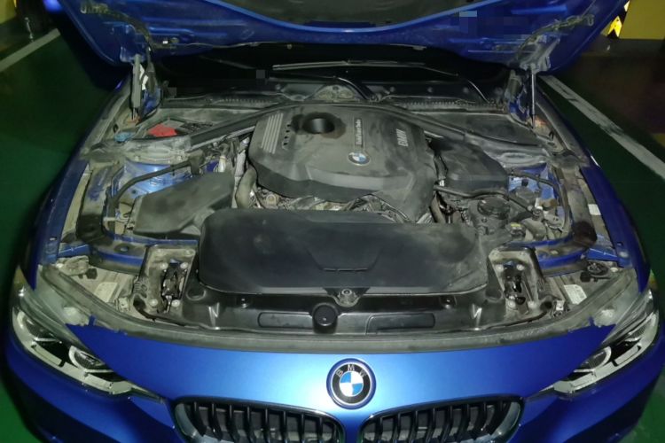 Used BMW 3 Series 2019 320i M Sport Package Engine Bay