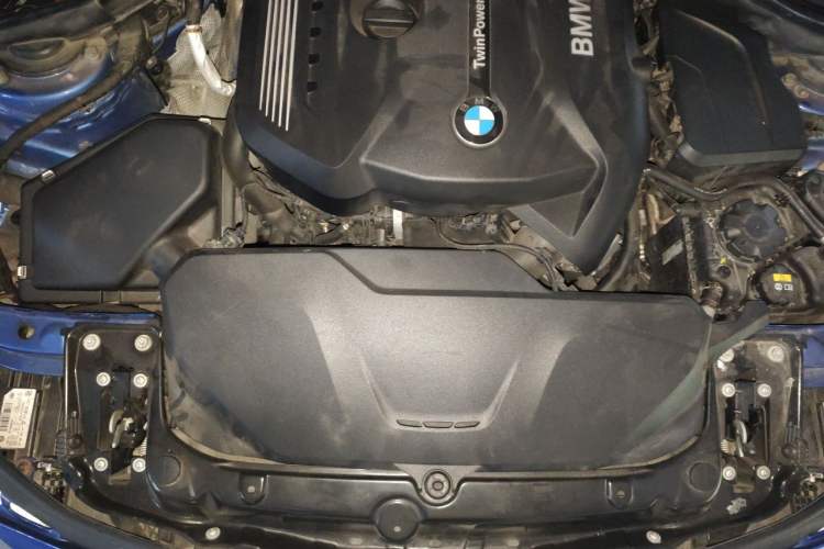 Used BMW 3 Series 2019 320i M Sport Night Edition Engine Bay