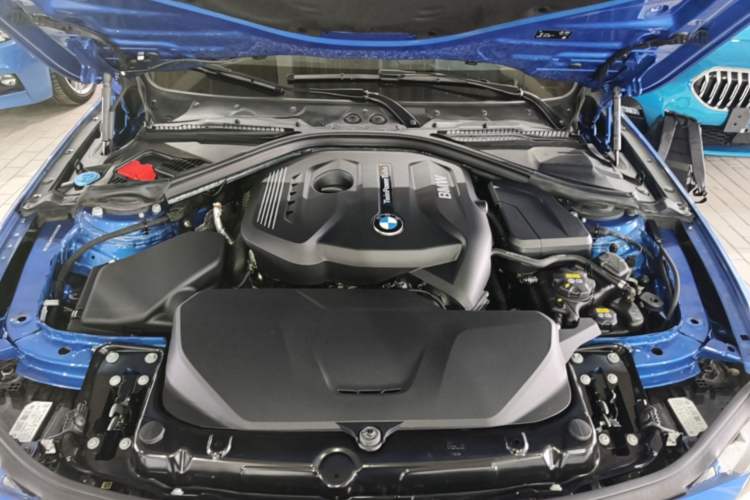 Used BMW 3 Series 2019 320i M Sport Package Engine Bay